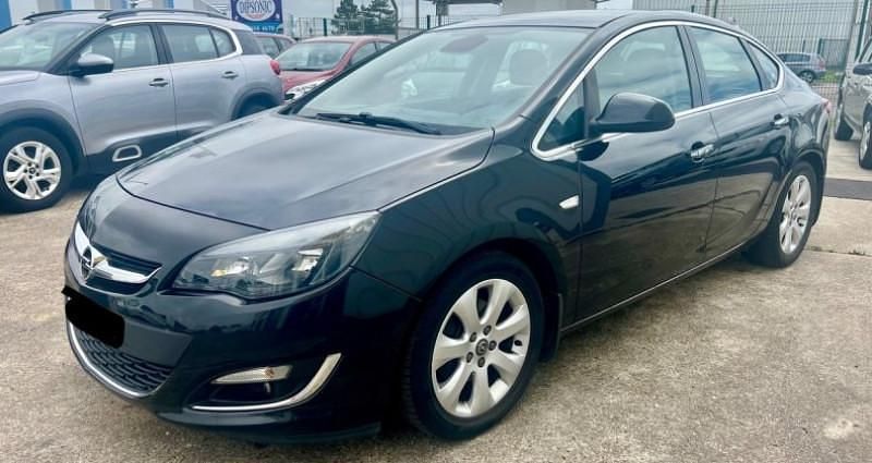 Occasion 2013 Opel Astra Cosmo Berline | 6 900 € (Bon prix) - Image 1/4