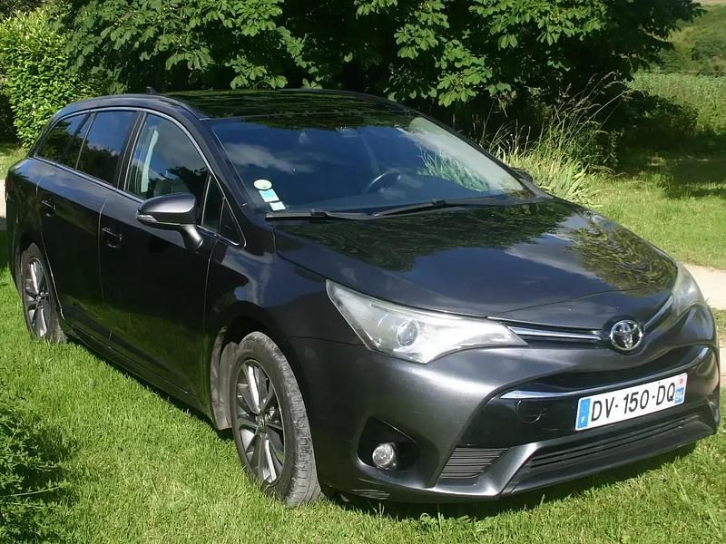 Gris Utilisé 2015 Toyota Avensis Business Edition Break | 10 499 € - Image 1/4