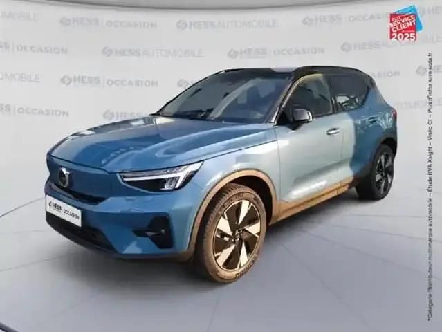 Noir Utilisé 2023 Volvo XC40 Ultimate SUV | 42 999 € - Image 1/4