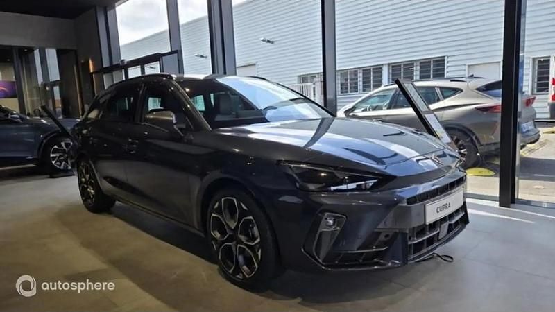 Gris Utilisé 2025 Cupra Leon Break | 38 999 € (Prix cher) - Image 1/4