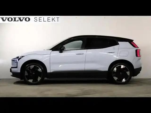 Occasion Volvo EX30 Plus 200 kW (272 ch) 2024 Bleu nuage métal/toit noir SUV