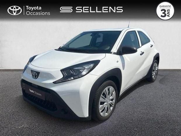 Blanc Utilisé 2023 Toyota Aygo Business Edition Citadine | 13 880 € (Prix juste) - Image 1/4