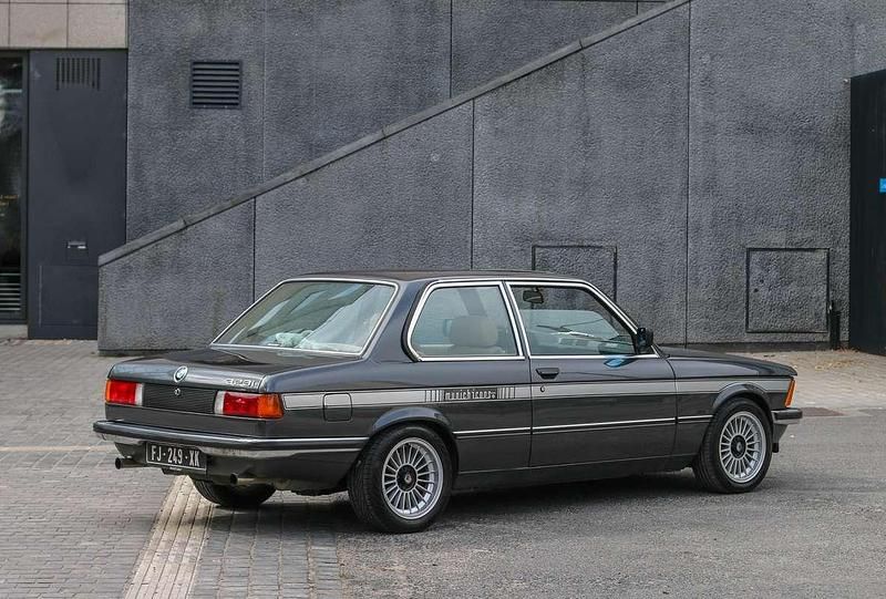 Occasion BMW 323 Sport Line 220 ch (161 kW) 1981 Gris Coupé