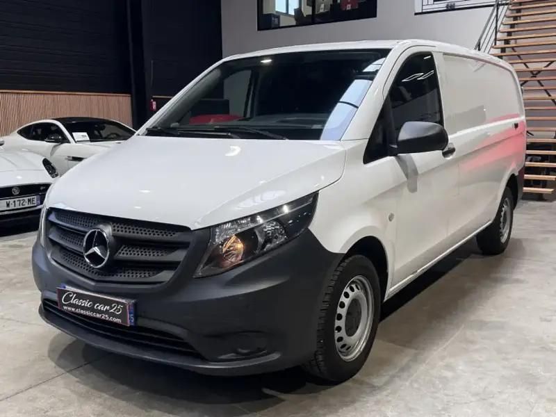 Blanc Utilisé 2023 Mercedes Vito Monospace | 31 990 € - Image 1/4