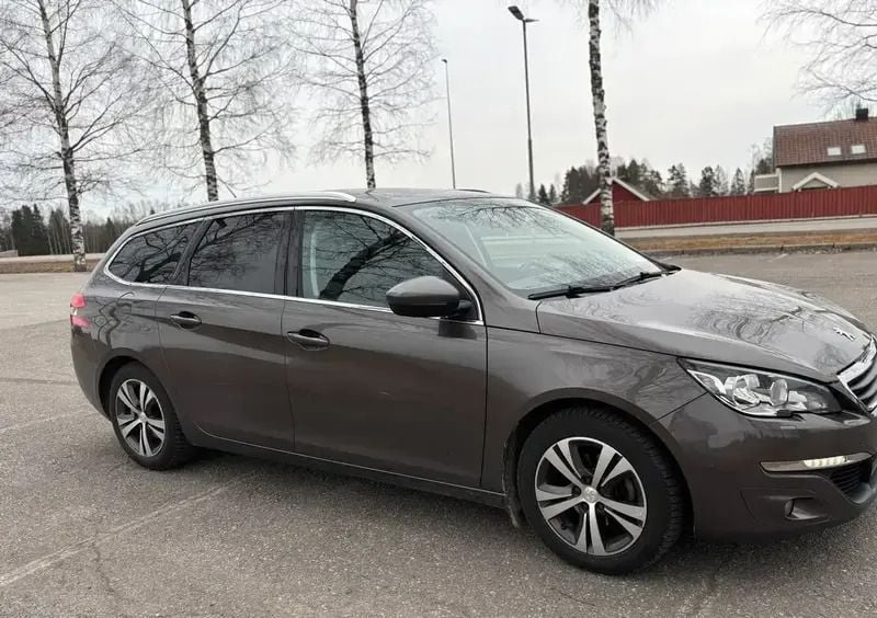 Gris Utilisé 2014 Peugeot 308 Sportium Berline | 3 500 € - Image 1/4