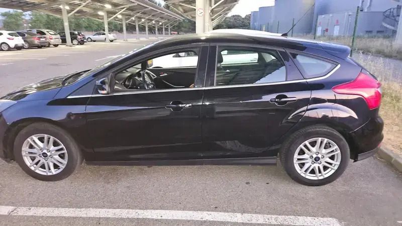 Noir Utilisé 2012 Ford Focus S Berline | 6 000 € (Prix juste) - Image 1/4