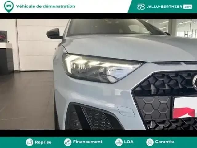 Nouvelle Audi A1 Sportback S-line plus 116 ch (85 kW) 2025 Gris flèche nacré noir mythe métallisé Citadine