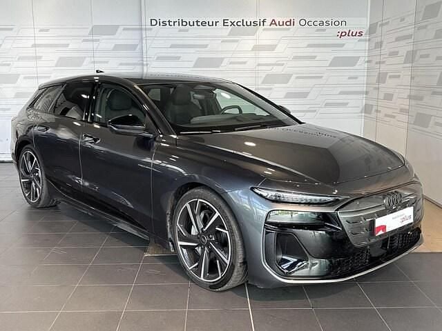 Gris daytona nacré Utilisé 2025 Audi A6 e-tron S-Line Break | 82 081 € (Super prix) - Image 1/4