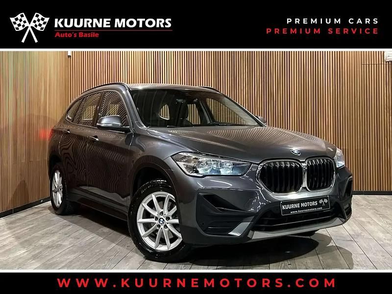 Gris Occasion 2021 BMW X1 Sport Line SUV | 20 900 € (Bon prix) - Image 1/4