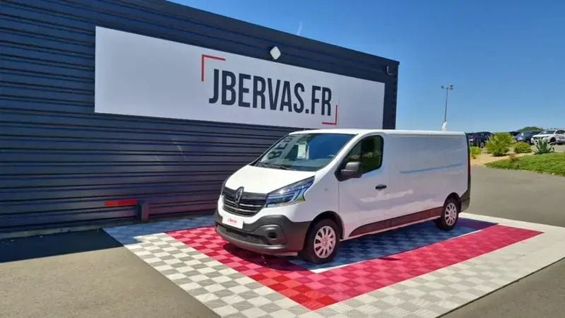 Blanc Utilisé 2021 Renault Trafic Van | 23 990 € (Bon prix) - Image 1/4