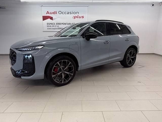 Gris flèche nacré Utilisé 2026 Audi Q3 Design SUV | 73 990 € - Image 1/4