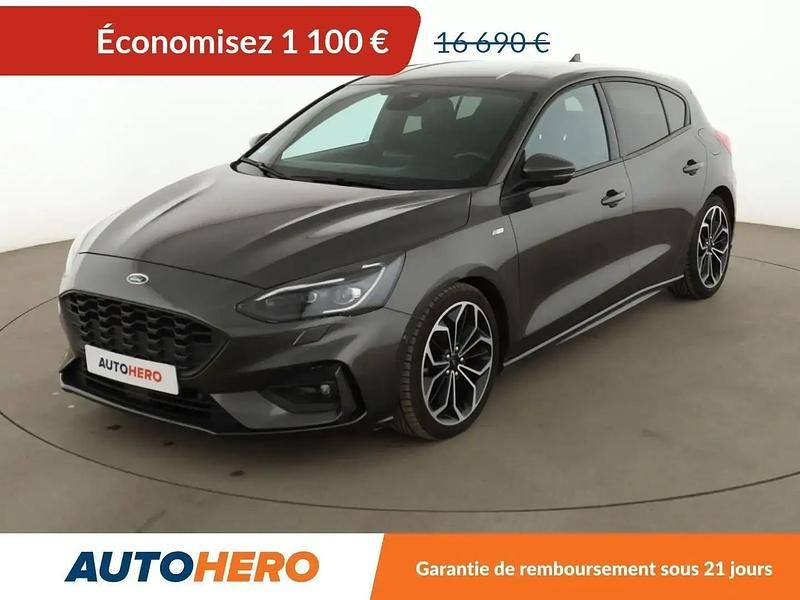 Gris Occasion 2018 Ford Focus ST-Line Berline | 15 590 € (Prix juste) - Image 1/2
