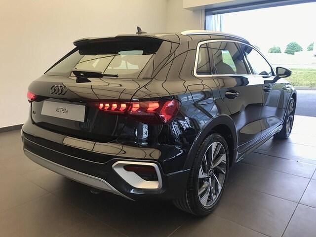 Nouvelle Audi A3 e-tron Design 204 ch (150 kW) 2025 Noir mythic métallisé Citadine