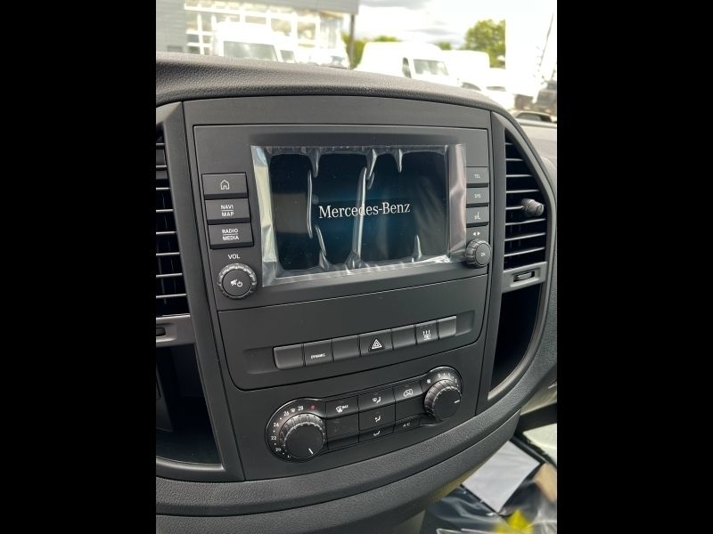 Blanc Utilisé 2023 Mercedes e-Vito Monospace | 46 900 € (Prix cher) - Image 1/4