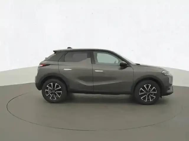 Occasion DS Automobiles DS3 Bastille 100 ch (73 kW) 2024 Gris Citadine