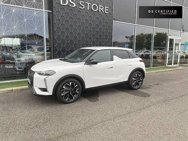 Blanc Nouvelle 2025 DS Automobiles DS3 Crossback E-Tense Opera SUV | 40 850 € - Image 1/4