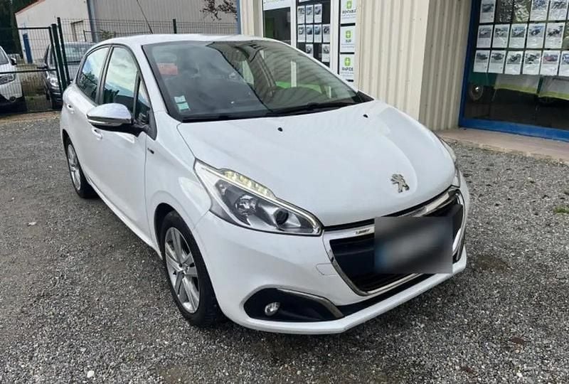 Blanc Utilisé 2017 Peugeot 208 Style Citadine | 7 790 € (Prix juste) - Image 1/4