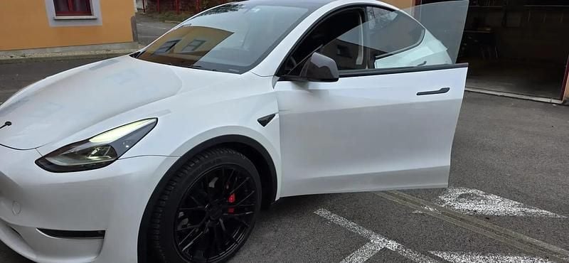 Occasion 2022 Tesla Model Y SUV | 34 000 € (Super prix) - Image 1/4