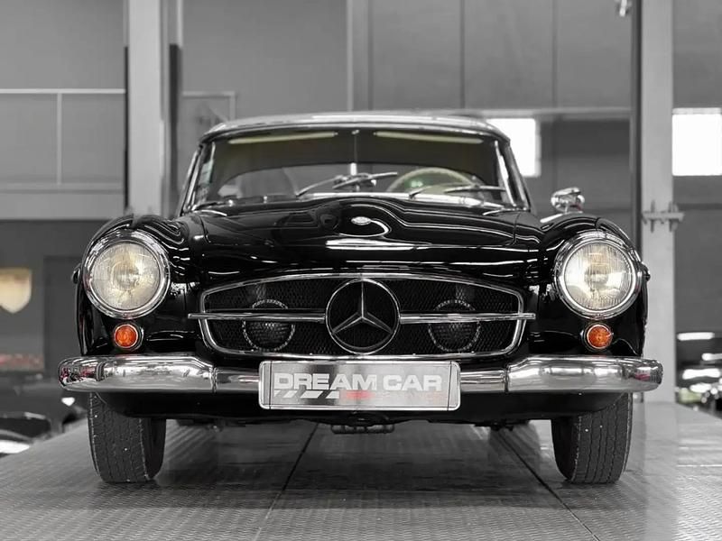 Occasion Mercedes 190 106 ch (77 kW) 1960 Noir Berline