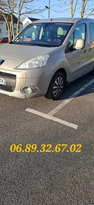 Image 2/4