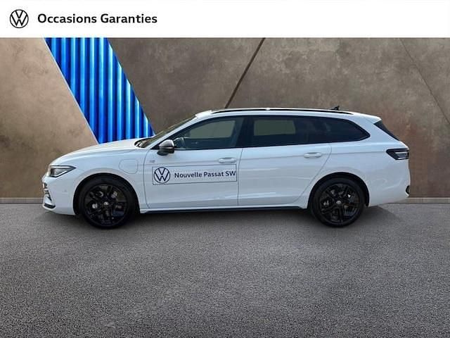 Utilisé 2025 VW Passat R-line Break | 54 490 € - Image 1/3