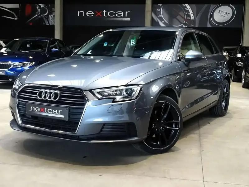 Gris Utilisé 2018 Audi A3 Sportback Berline | 14 990 € (Bon prix) - Image 1/4