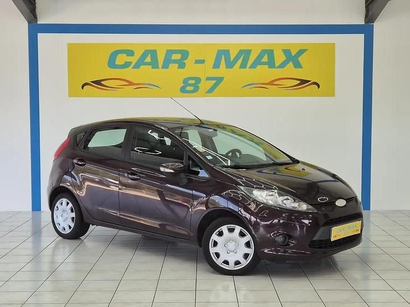 Mauve Utilisé 2010 Ford Fiesta Ambiente Citadine | 4 290 € (Prix cher) - Image 1/4
