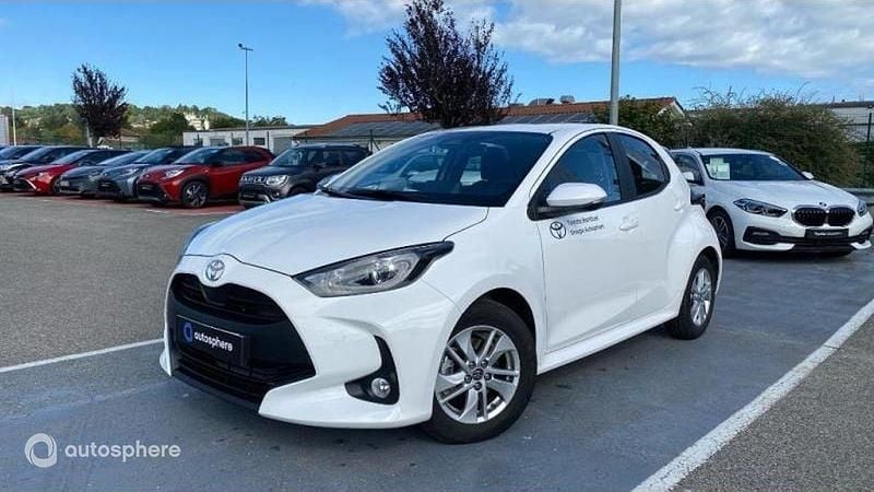 Blanc Utilisé 2025 Toyota Yaris Hybrid Business Edition Berline | 21 990 € (Prix juste) - Image 1/4