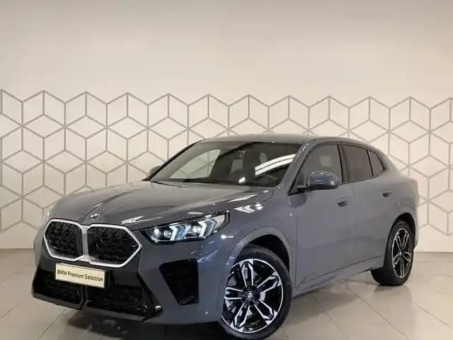 Storm bay metallic Utilisé 2025 BMW X2 M Sport SUV | 43 990 € (Prix cher) - Image 1/4