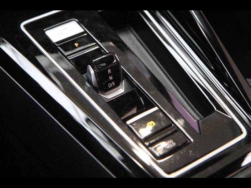 Image 3/4