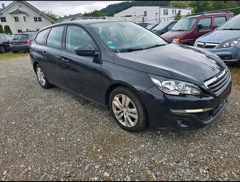 Utilisé 2015 Peugeot 308 Allure Break | 3 999 € (Prix assez cher) - Image 1/4