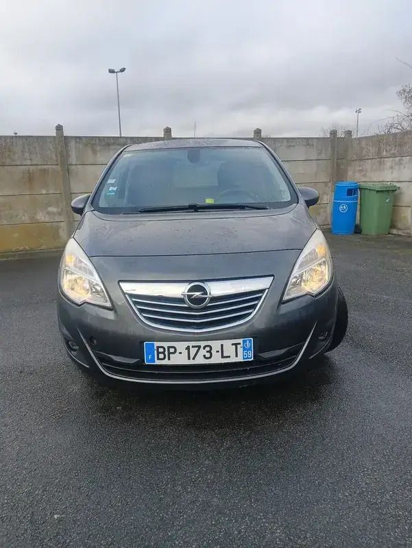 Utilisé 2011 Opel Meriva Monospace | 3 000 € (Prix juste) - Image 1/4