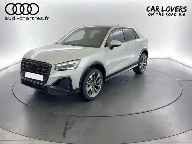 Argent rosée métallisé Nouvelle 2025 Audi Q2 S-line plus SUV | 44 590 € (Prix cher) - Image 1/4
