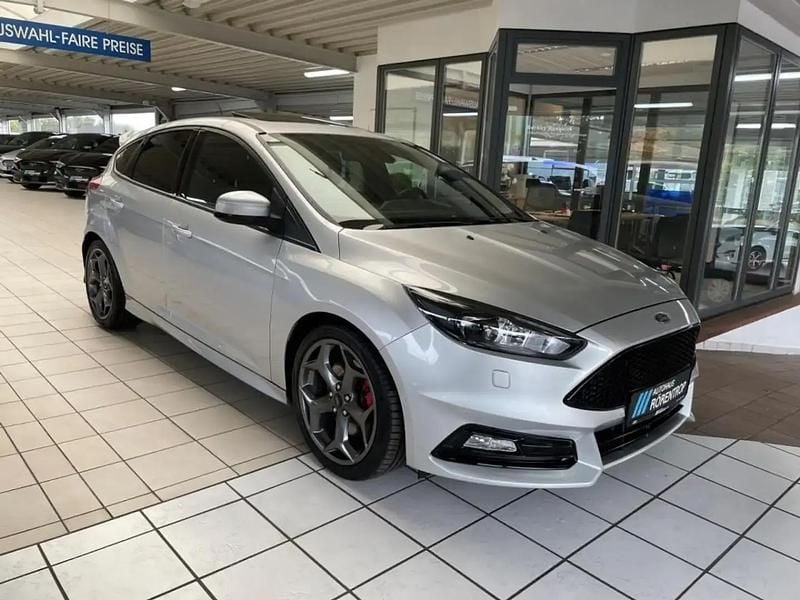 Gris Occasion 2016 Ford Focus ST Berline | 22 990 € (Prix juste) - Image 1/4