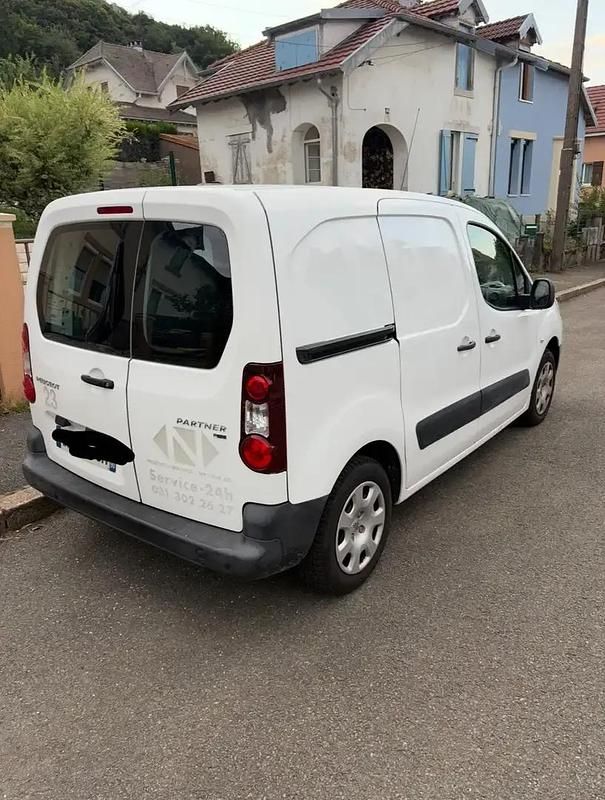 Blanc Utilisé 2013 Peugeot Partner Monospace | 6 700 € (Prix juste) - Image 1/4
