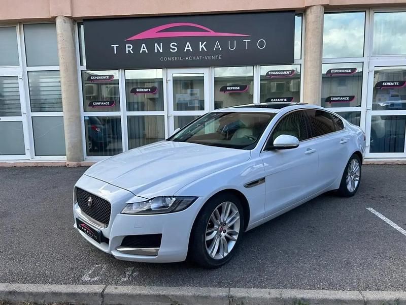 Blanc Utilisé 2018 Jaguar XF Prestige Berline | 25 490 € (Prix juste) - Image 1/4