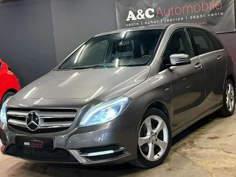 Gris Utilisé 2012 Mercedes B180 Avantgarde Monospace | 8 950 € (Prix cher) - Image 1/4