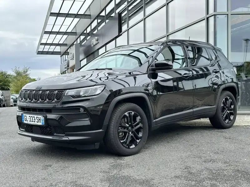 Noir Utilisé 2023 Jeep Compass Night Eagle SUV | 32 900 € (Prix cher) - Image 1/4