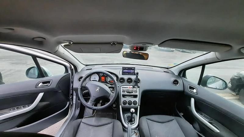 Image 2/4