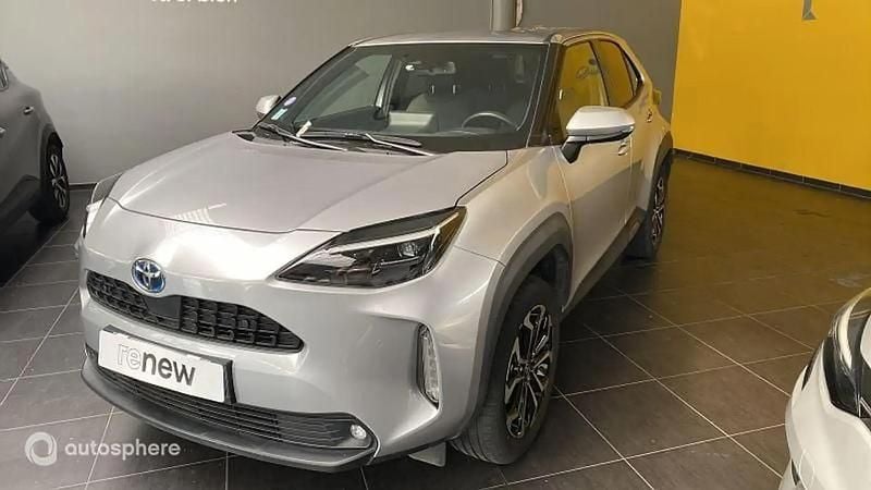 Gris Utilisé 2022 Toyota Yaris Cross Design SUV | 22 499 € (Prix juste) - Image 1/4