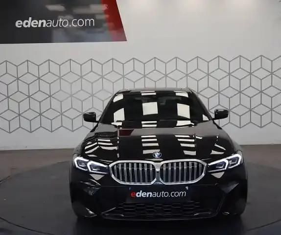 Occasion BMW 330e Comfort Edition 292 ch (214 kW) 2025 Saphirshwarz métallisé Berline