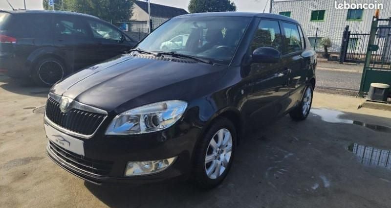Noir Utilisé 2010 Skoda Fabia Active Citadine | 3 990 € - Image 1/4