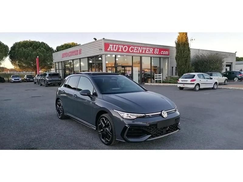 Gris Nouvelle 2025 VW Golf VIII R-line Berline | 39 990 € (Prix cher) - Image 1/4