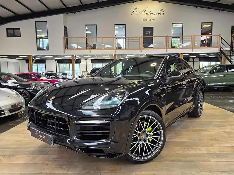 Noir Occasion 2022 Porsche Cayenne Platinum Edition SUV | 87 990 € (Prix cher) - Image 1/4