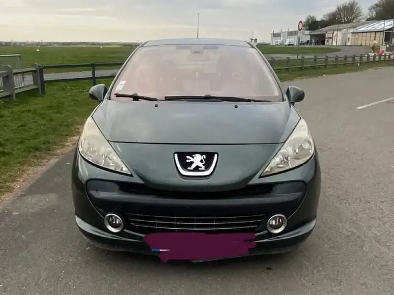 Noir Utilisé 2011 Peugeot 207 Active Berline | 3 300 € (Bon prix) - Image 1/4