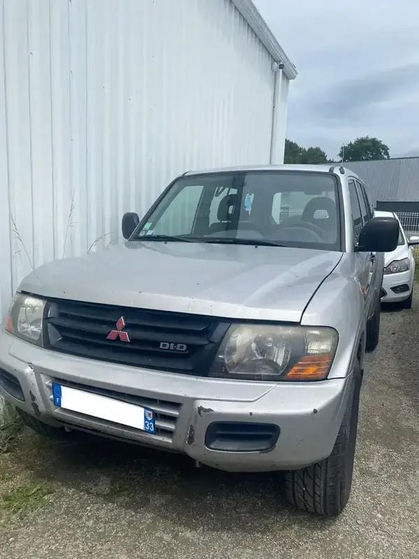 Argent Utilisé 2001 Mitsubishi Pajero SUV | 8 700 € - Image 1/4