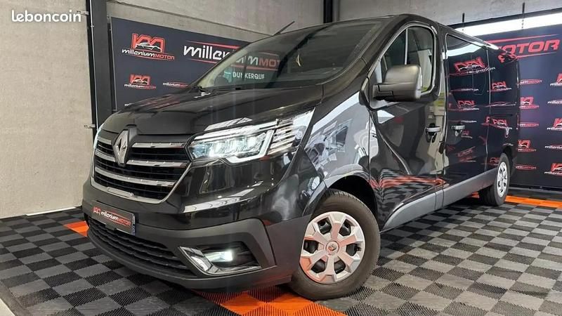 Noir Utilisé 2024 Renault Trafic Zen Van | 31 990 € - Image 1/4