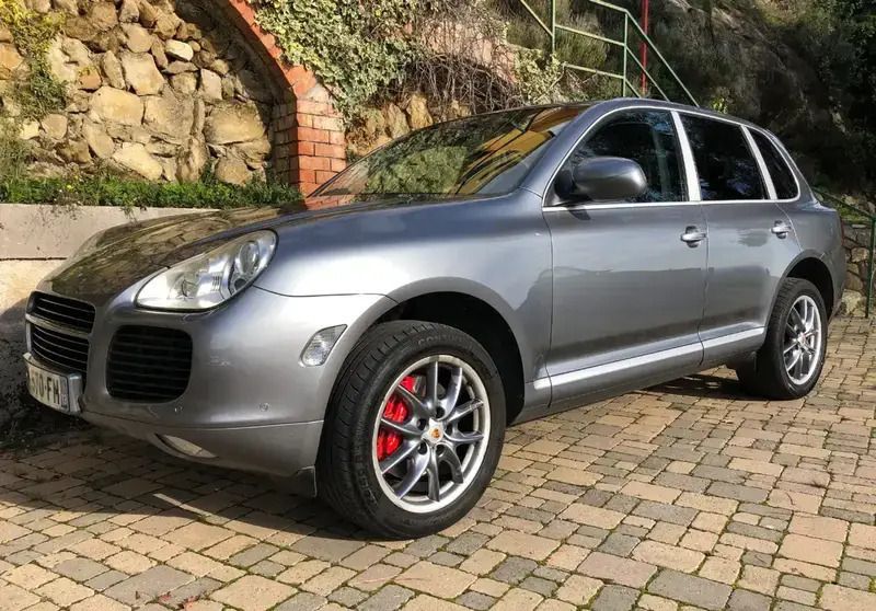 Gris Utilisé 2003 Porsche Cayenne Turbo SUV | 12 990 € - Image 1/4