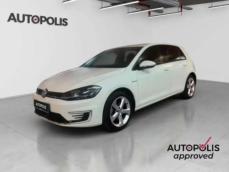 Blanc Utilisé 2020 VW e-Golf Citadine | 17 990 € (Prix cher) - Image 1/4