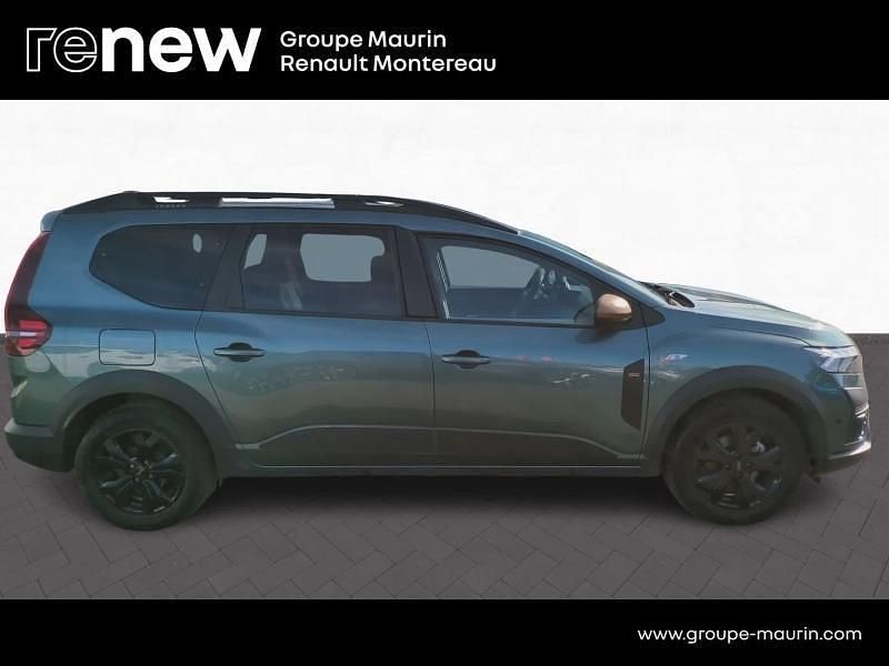 Occasion Dacia Jogger Extreme 94 ch (69 kW) 2024 Vert cèdre métallisé Monospace